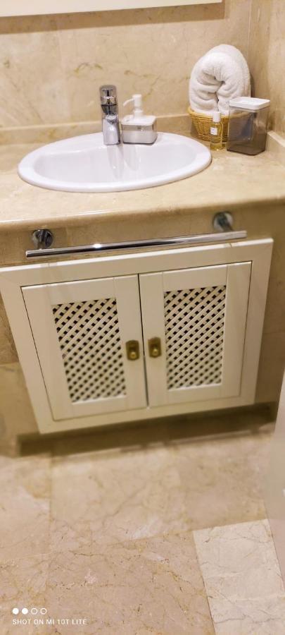 Bevs Ground Floor Roda Golf Apartment! 산 하비에르 객실 사진